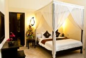 Bali Seminyak villa compound for sale 7 bedrooms 3 villas: