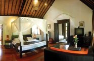Bali resort hotel for sale 7 rooms swimming pool jacuzzi: