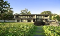 Contemporary freehold beach home for sale 4 bedrooms lap pool Jacuzzi Gym: