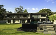 Contemporary freehold beach home for sale 4 bedrooms lap pool Jacuzzi Gym: