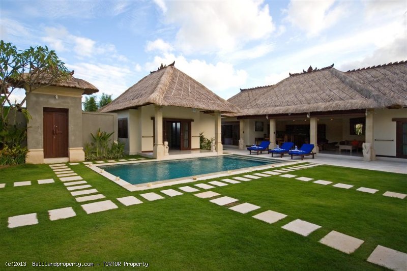 Amazing villa for purchase 4 bedroom 2 pools - $550,000