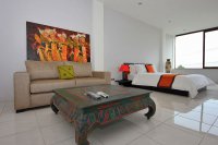 Apartment building for leasehold sale with 2 luxury apartments: