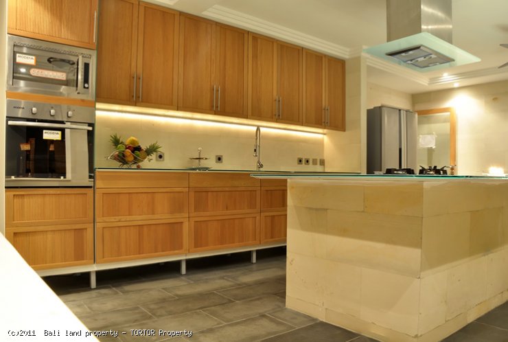 Villa for sale 5 bedroom freehold house tennis court Jacuzzi 2500m2