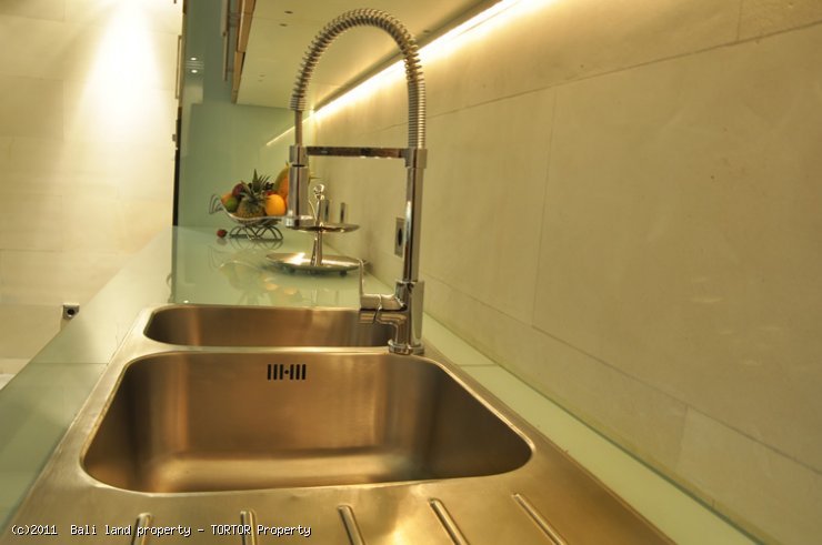 Villa for sale 5 bedroom freehold house tennis court Jacuzzi 2500m2