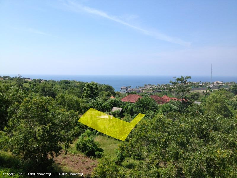 Small plot for sale with views close to cliff