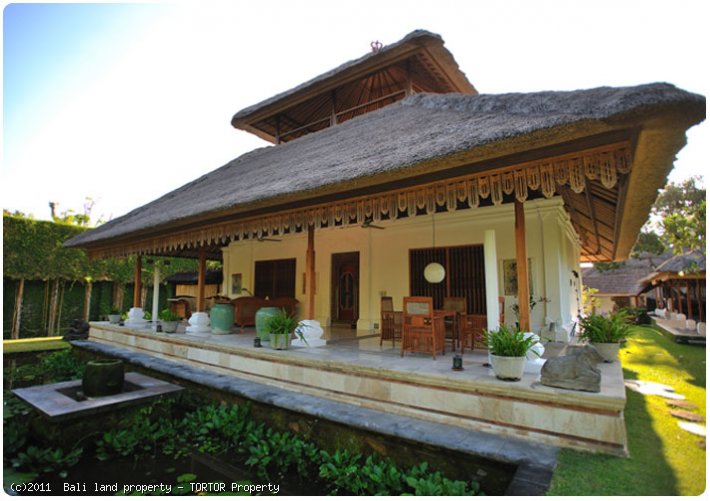 Luxury Bali villa estate for sale 7 bedrooms 4 villas near beach
