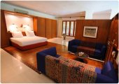 Luxury Bali villa estate for sale 7 bedrooms 4 villas near beach:
