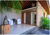 Luxury Bali villa estate for sale 7 bedrooms 4 villas near beach: