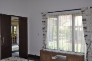 Bali 3 bedroom Canggu villa for yearly rent rice fields infinity pool: