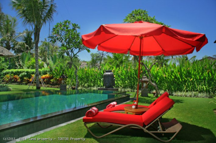 Luxury Bali freehold villa property for sale 4 bedrooms tennis court pool
