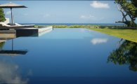 Contemporary freehold beach home for sale 4 bedrooms lap pool Jacuzzi Gym: