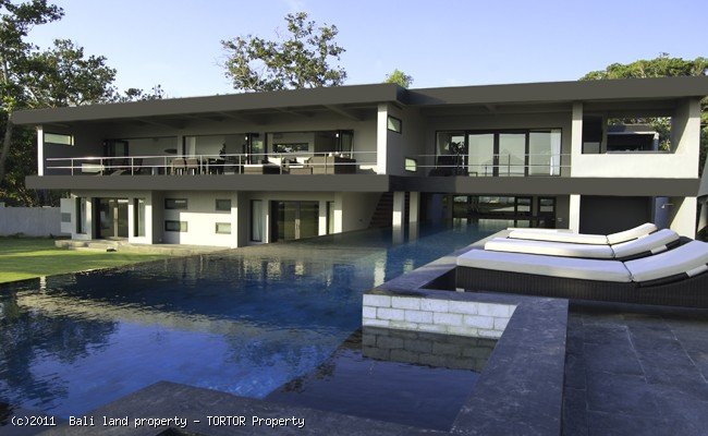 Contemporary freehold beach home for sale 4 bedrooms lap pool Jacuzzi Gym