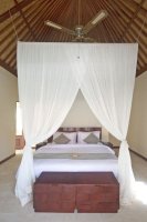 Luxury 4 bedroom villa for sale Seminyak pool bar Jacuzzi: