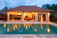 Luxury 4 bedroom villa for sale Seminyak pool bar Jacuzzi: