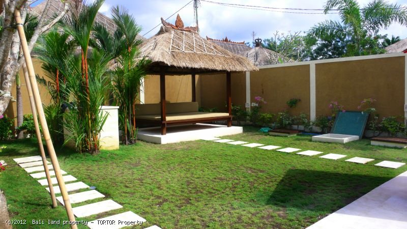 Tropical 4 bedroom villa for sale Seminyak pool bar