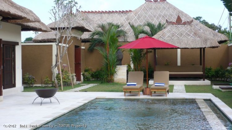 Tropical 4 bedroom villa for sale Seminyak pool bar