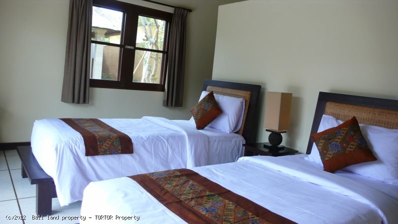 Tropical 4 bedroom villa for sale Seminyak pool bar