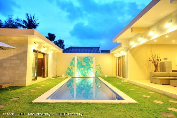 Three villa resort for sale Bali Seminyak 900m2 total 7 bedrooms