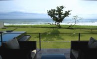 Contemporary freehold beach home for sale 4 bedrooms lap pool Jacuzzi Gym: