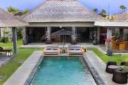 Luxury 4 bedroom Seminyak rental villa for sale:
