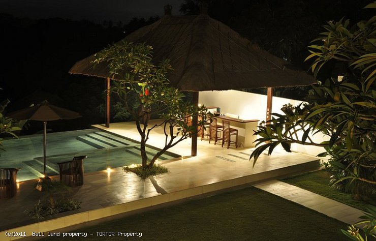 Villa for sale 5 bedroom freehold house tennis court Jacuzzi 2500m2