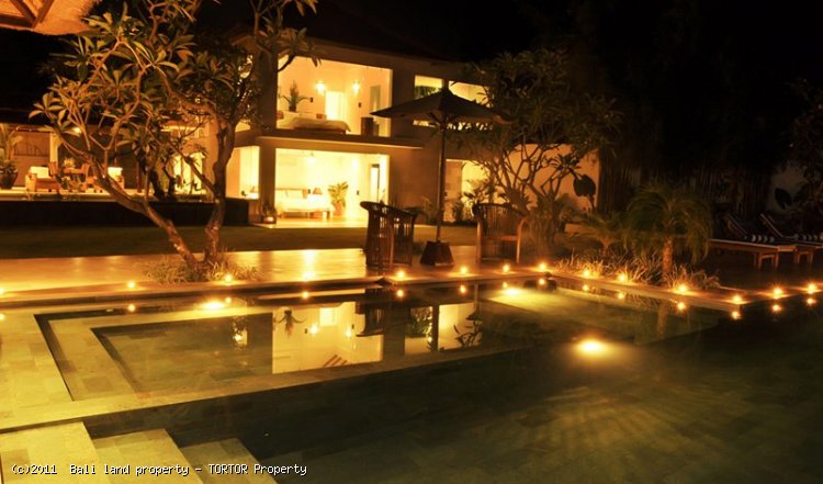 Villa for sale 5 bedroom freehold house tennis court Jacuzzi 2500m2