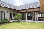 Bali 3 bedroom Canggu villa for yearly rent rice fields infinity pool:
