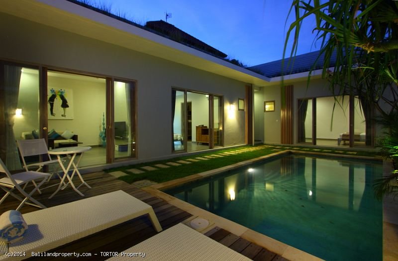 Tropical 3 bedroom furnished home with long leasehold