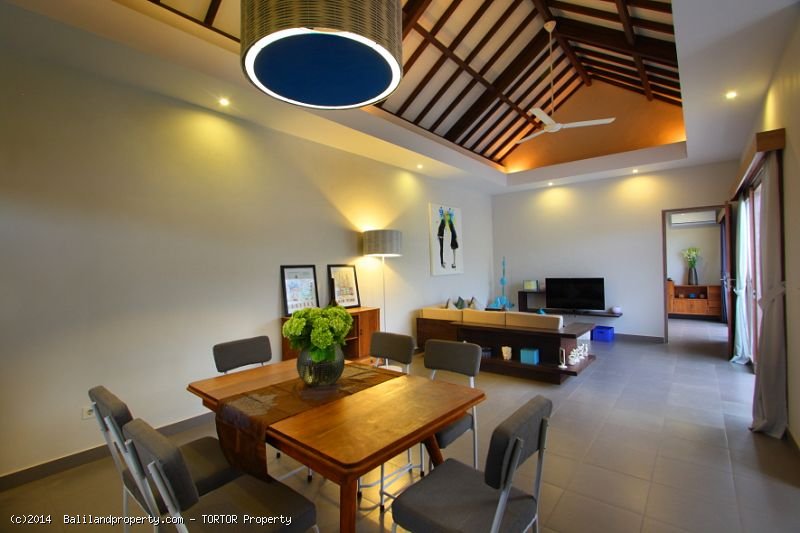 Tropical 3 bedroom furnished home with long leasehold