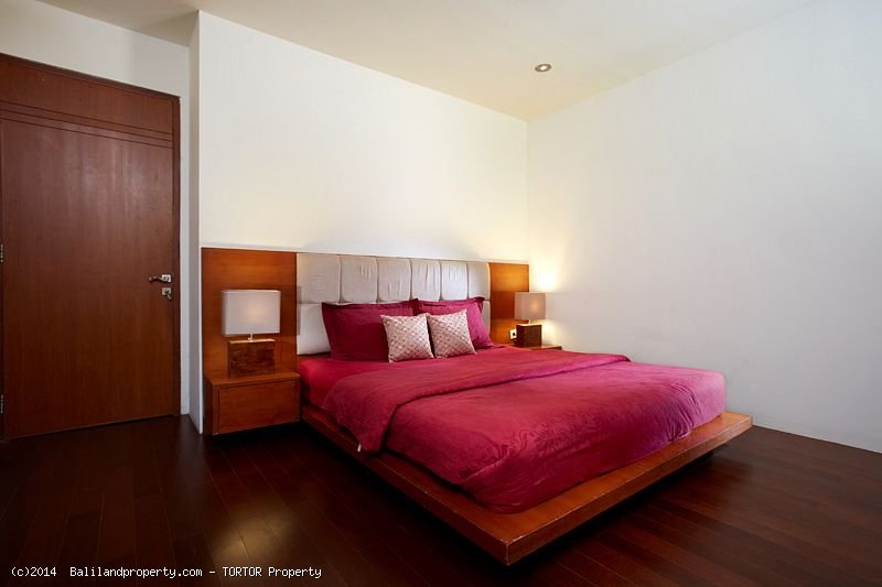 Affordable 3 bedroom villa with pool for lease