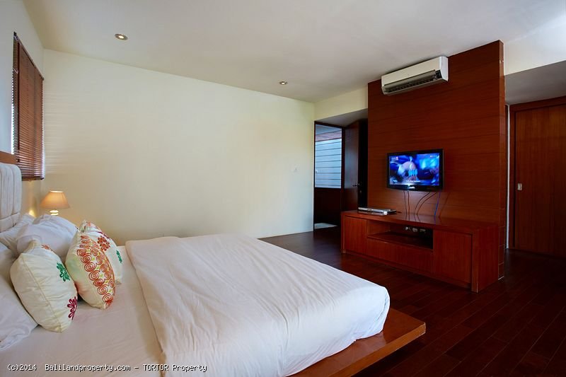 Affordable 3 bedroom villa with pool for lease