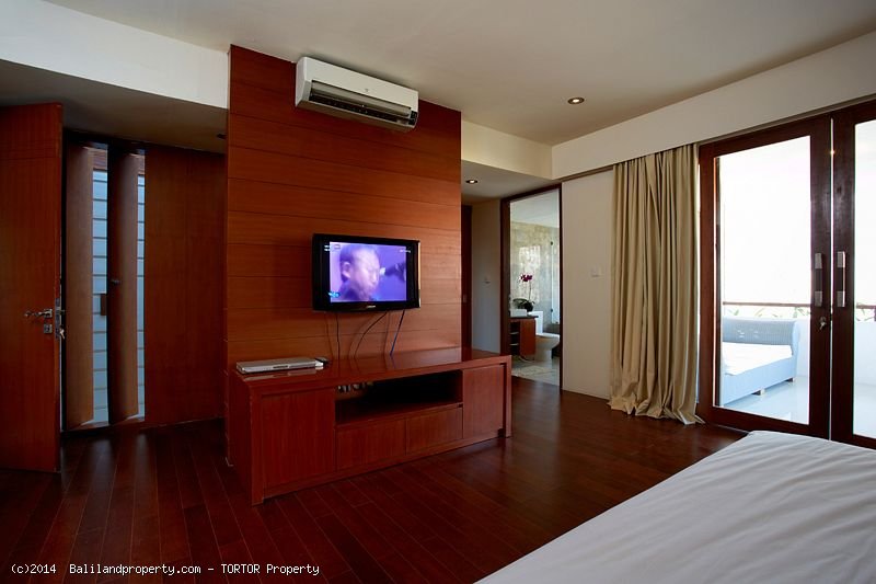 Affordable 3 bedroom villa with pool for lease