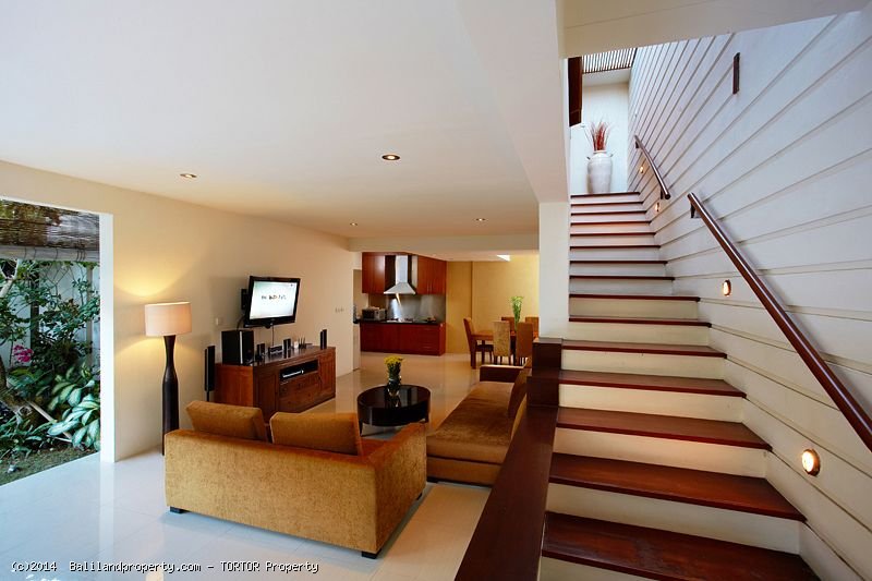 Affordable 3 bedroom villa with pool for lease