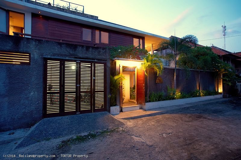 Affordable 3 bedroom villa with pool for lease