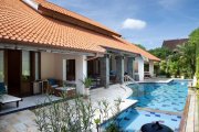 Seminyak villa for lease 2 bedrooms 700m2 land 15m pool near beach: