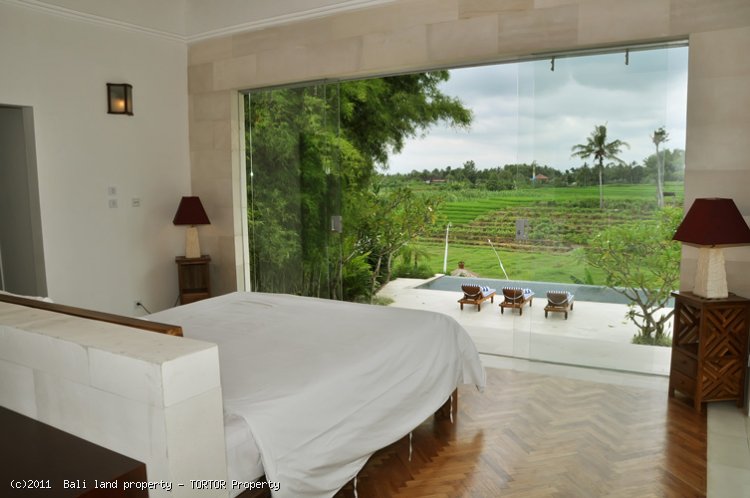 Villa for sale 5 bedroom freehold house tennis court Jacuzzi 2500m2