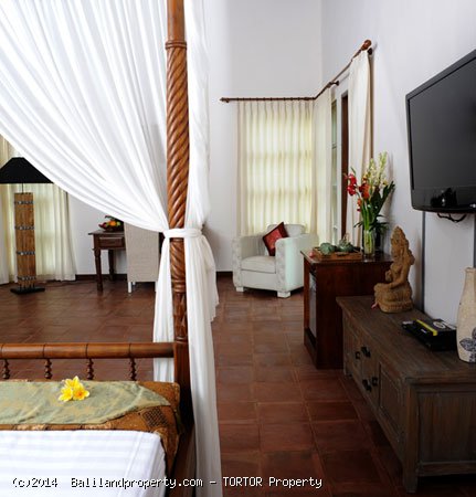 Villa residence for lease on 2000m2 7 bedrooms 2 pools