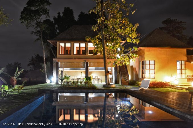 Villa residence for lease on 2000m2 7 bedrooms 2 pools