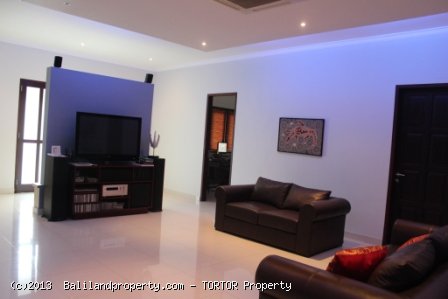 Echo beach freehold 4 bedrooms property 1120 m2