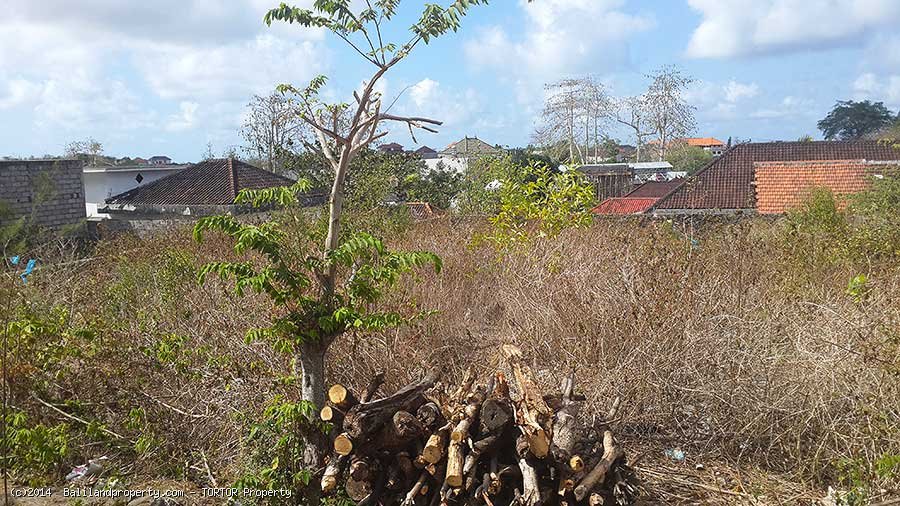Good priced 600m2 plot with views Ungasan