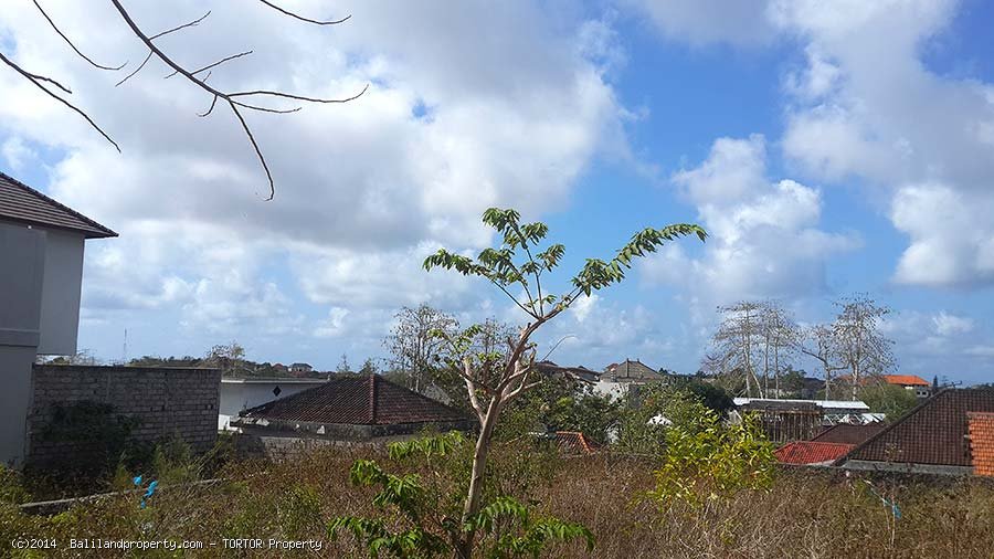 Good priced 600m2 plot with views Ungasan