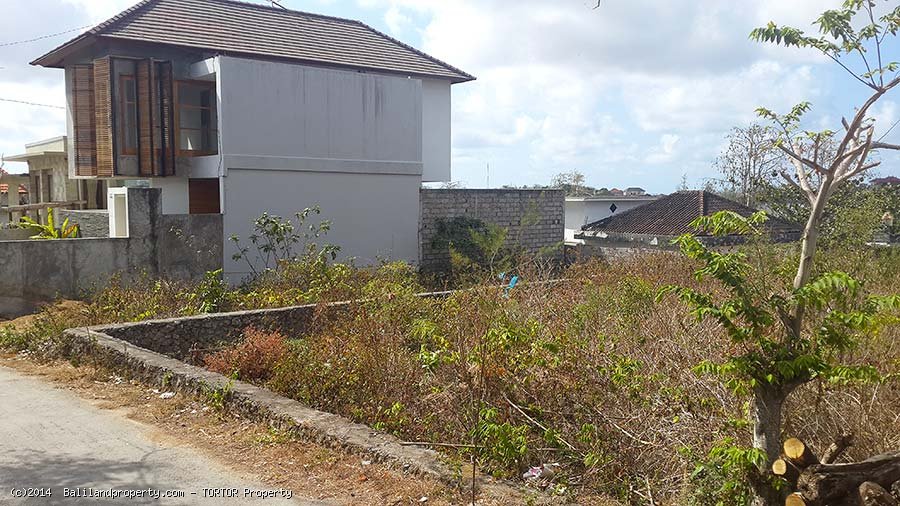 Good priced 600m2 plot with views Ungasan