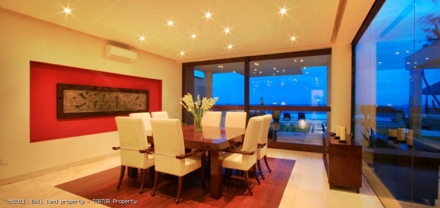 Amazing freehold beachfront 3 bedroom villa for sale in Bali