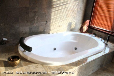 Echo beach freehold 4 bedrooms property 1120 m2