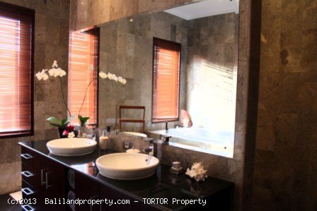 Echo beach freehold 4 bedrooms property 1120 m2