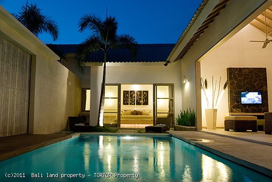 Villa Seminyak Legian 2 bedroom holiday villas investment 85 percent occupancy