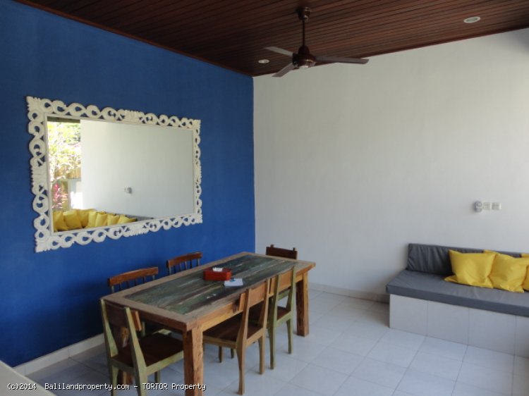 Three bedroom house with pool in great location