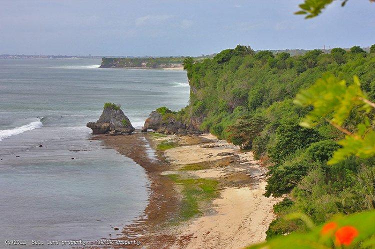 Pure cliff front investment in Padang Bali stunning views 15300m2 plot