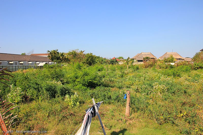 Total of 2700m2 land on private quiet spot