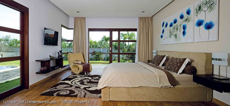 Luxury 4 bedroom villa residence living near Canggu Club